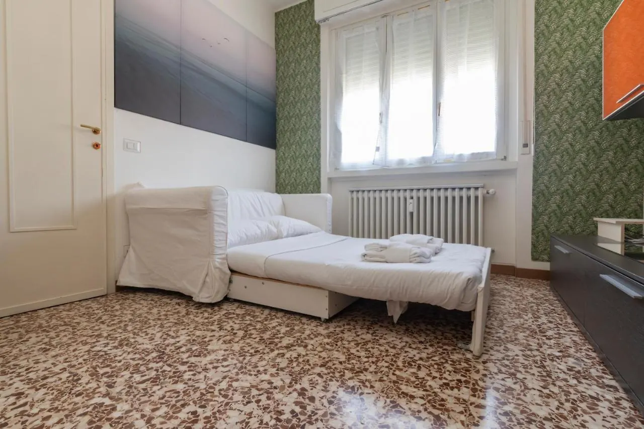 Bordighera Studio - Vicino Iulm / Naba - Wifi A.C. Milan 0*,  Italy